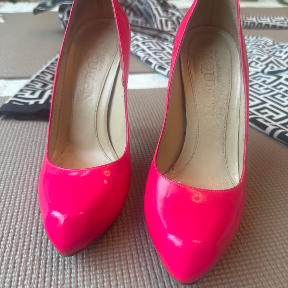Vintage Alexander McQueen Women's Pink Pumps